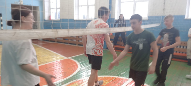 Внутришкольные соревнования по волейболу.